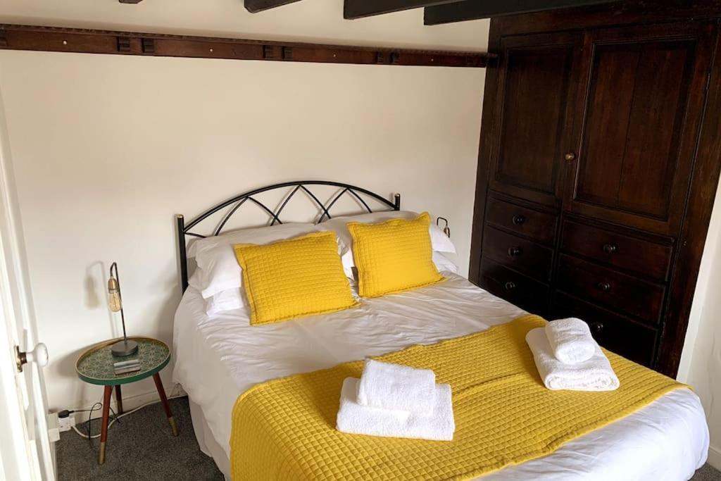 Award Winning Pet Friendly Paddock Cottage Вітбі Екстер'єр фото